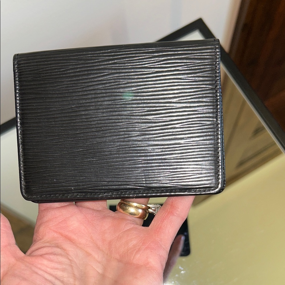 Louis Vuitton Epi Black Card Holder - Picture 14 of 14